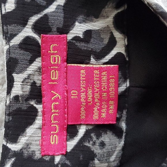 Dress - Picture 3 of 4